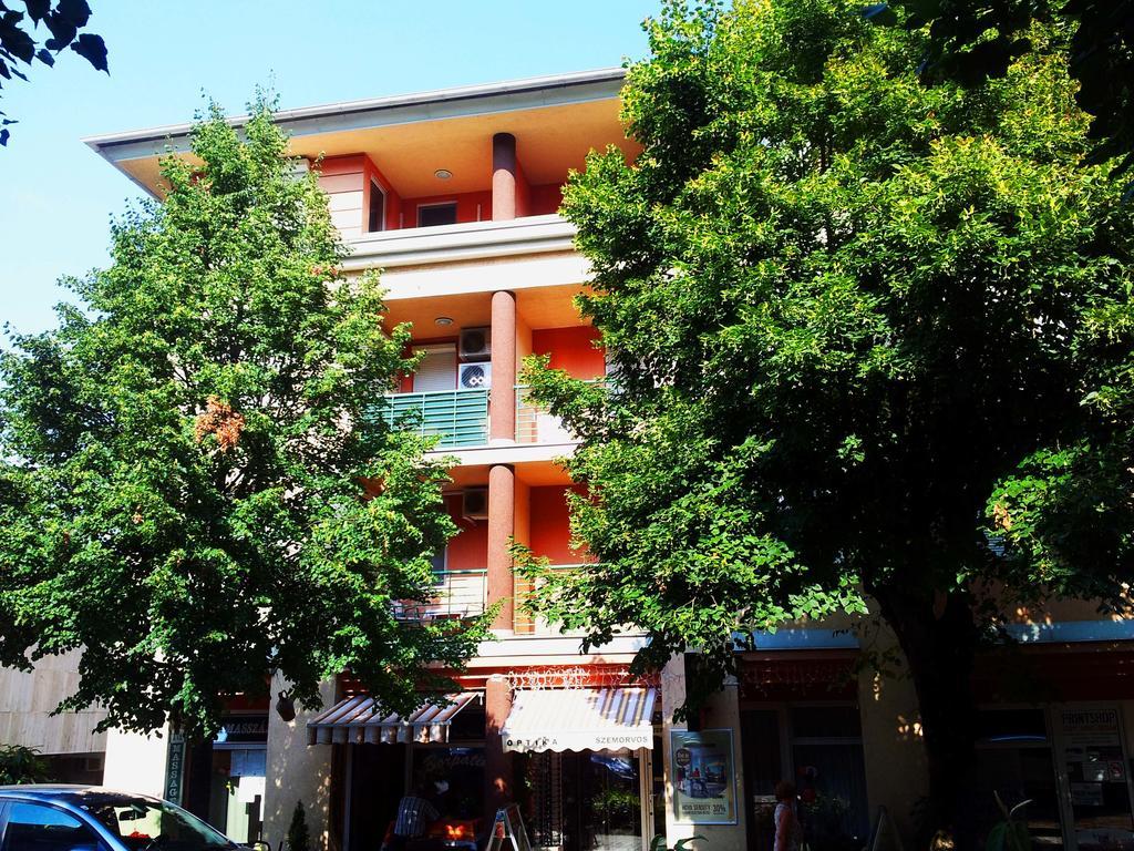 Max Thermal Apartman Heviz Exterior foto